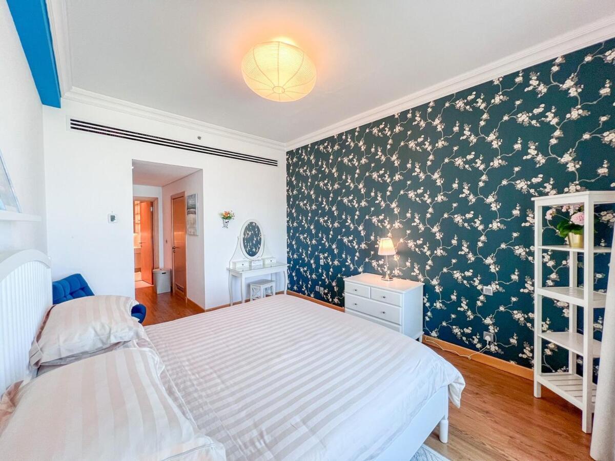 1 Bhk Palm Jumeirah Sea View Al Sultana Shoreline Dubai